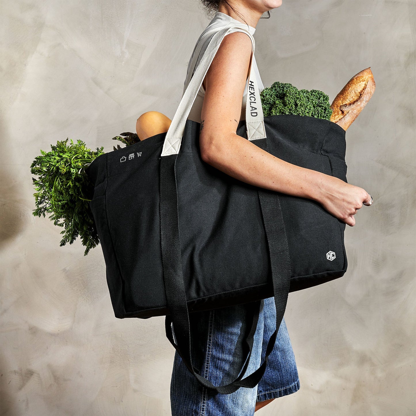 The Everything Everywhere Bag (Onyx)